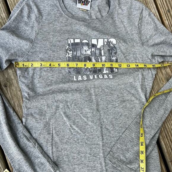 M & M’s World long sleeve gray T-shirt, women's size M - Picture 3 of 6